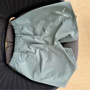 Ten Thousand Foundation 7in No liner